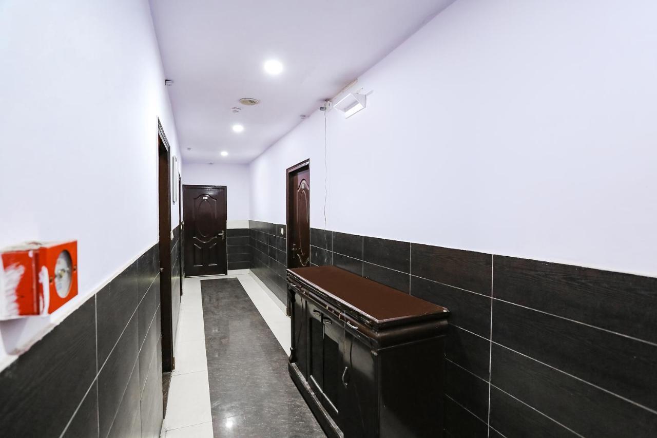 Fabhotel The Lazeez New Delhi Eksteriør billede
