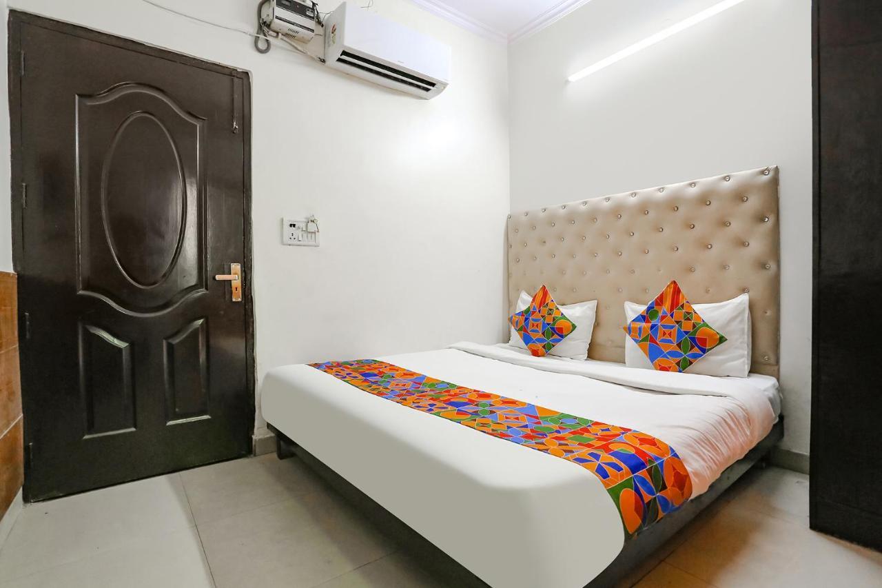 Fabhotel The Lazeez New Delhi Eksteriør billede