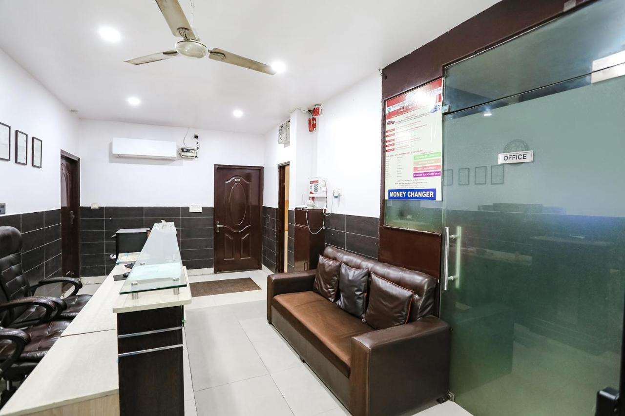 Fabhotel The Lazeez New Delhi Eksteriør billede
