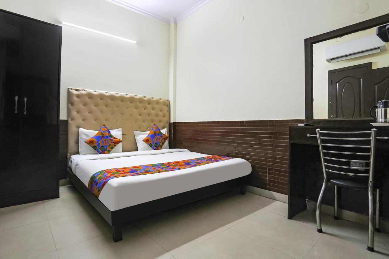 Fabhotel The Lazeez New Delhi Eksteriør billede