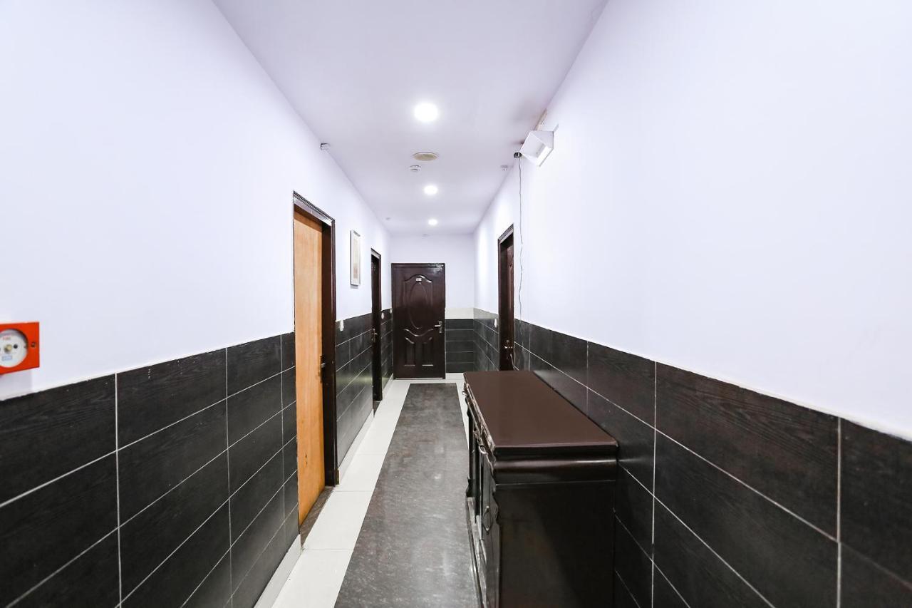 Fabhotel The Lazeez New Delhi Eksteriør billede