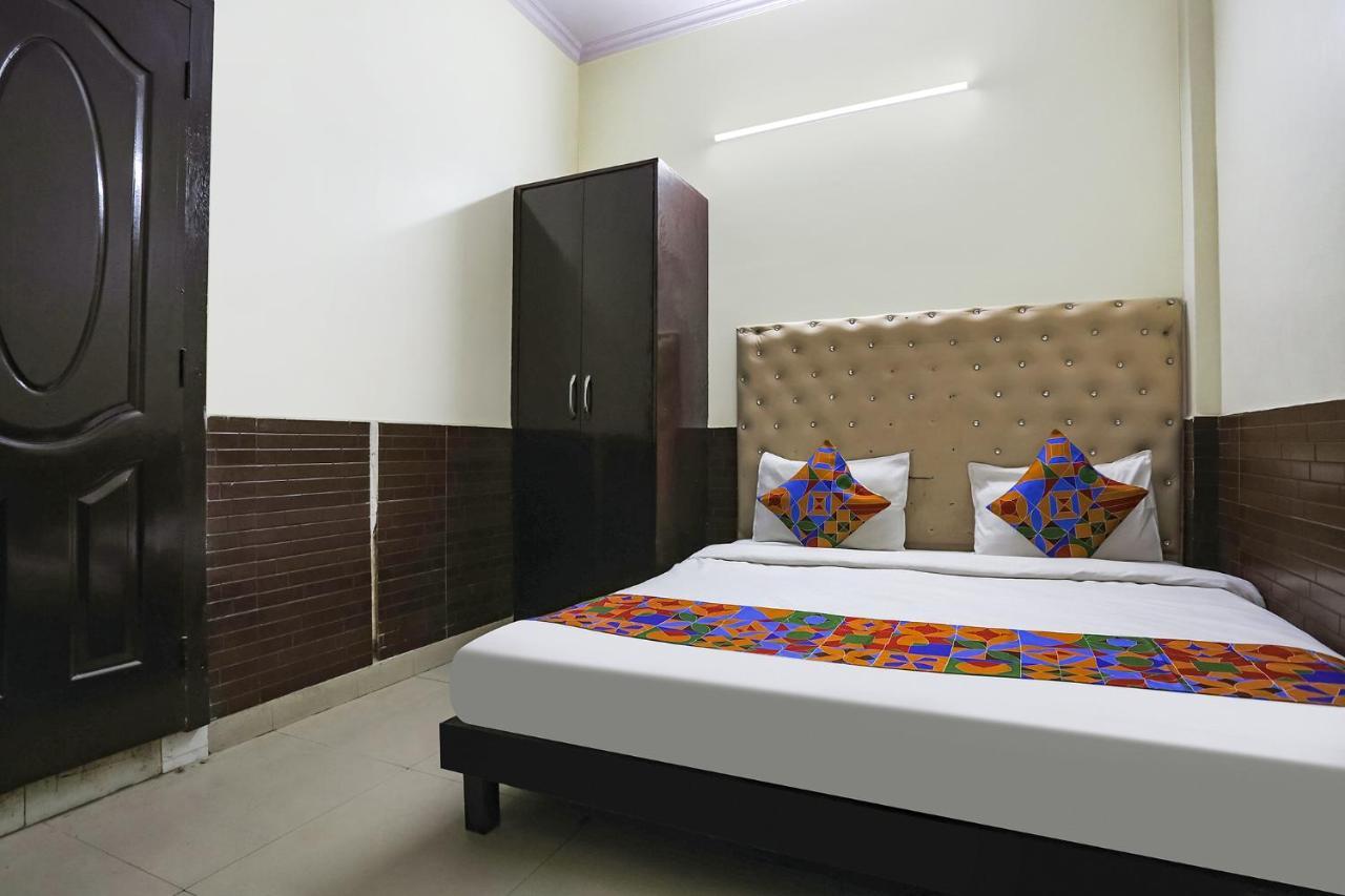 Fabhotel The Lazeez New Delhi Eksteriør billede