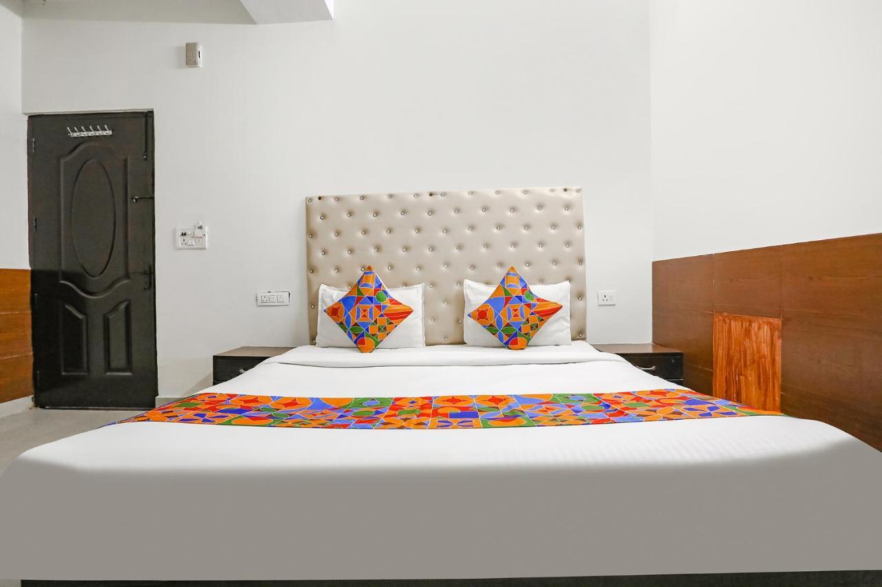 Fabhotel The Lazeez New Delhi Eksteriør billede