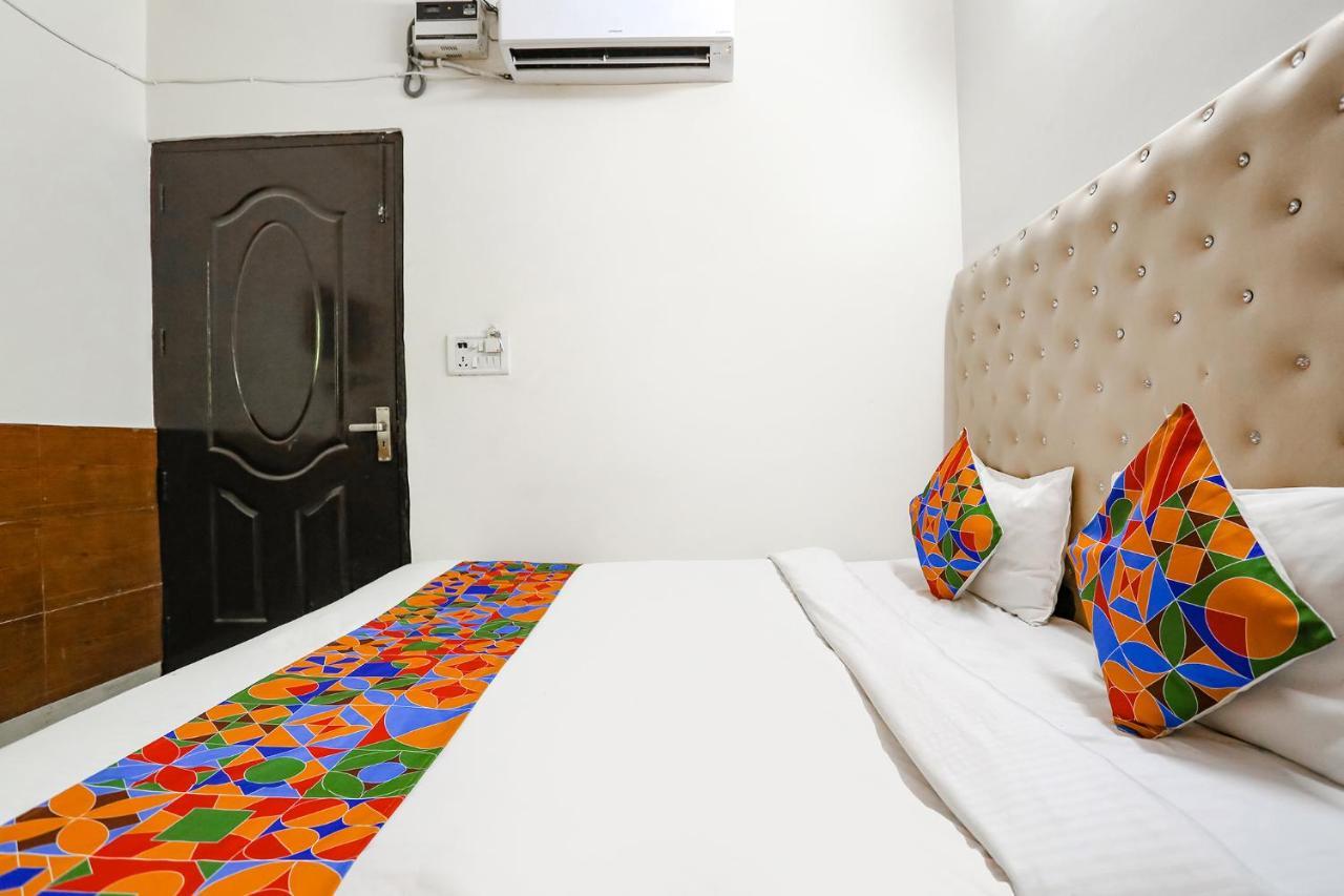 Fabhotel The Lazeez New Delhi Eksteriør billede