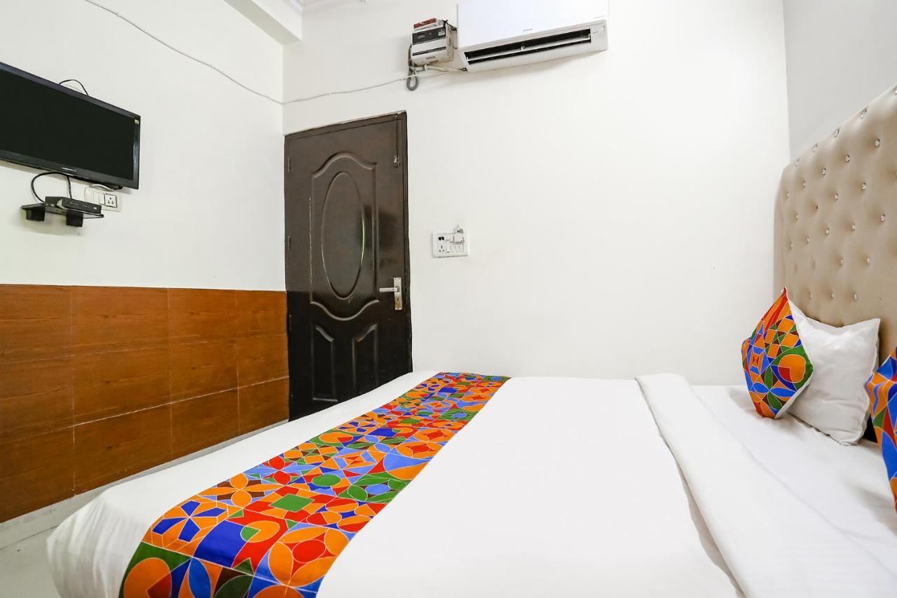 Fabhotel The Lazeez New Delhi Eksteriør billede